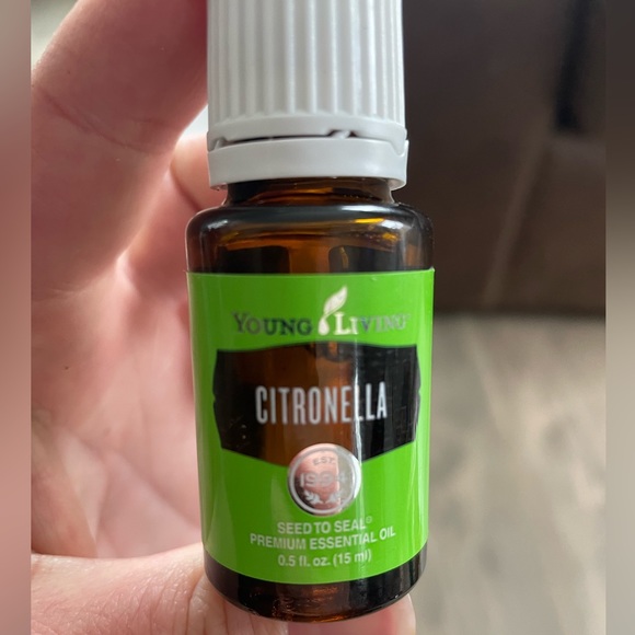 Citronella Essential Oil - Picture 2 of 3